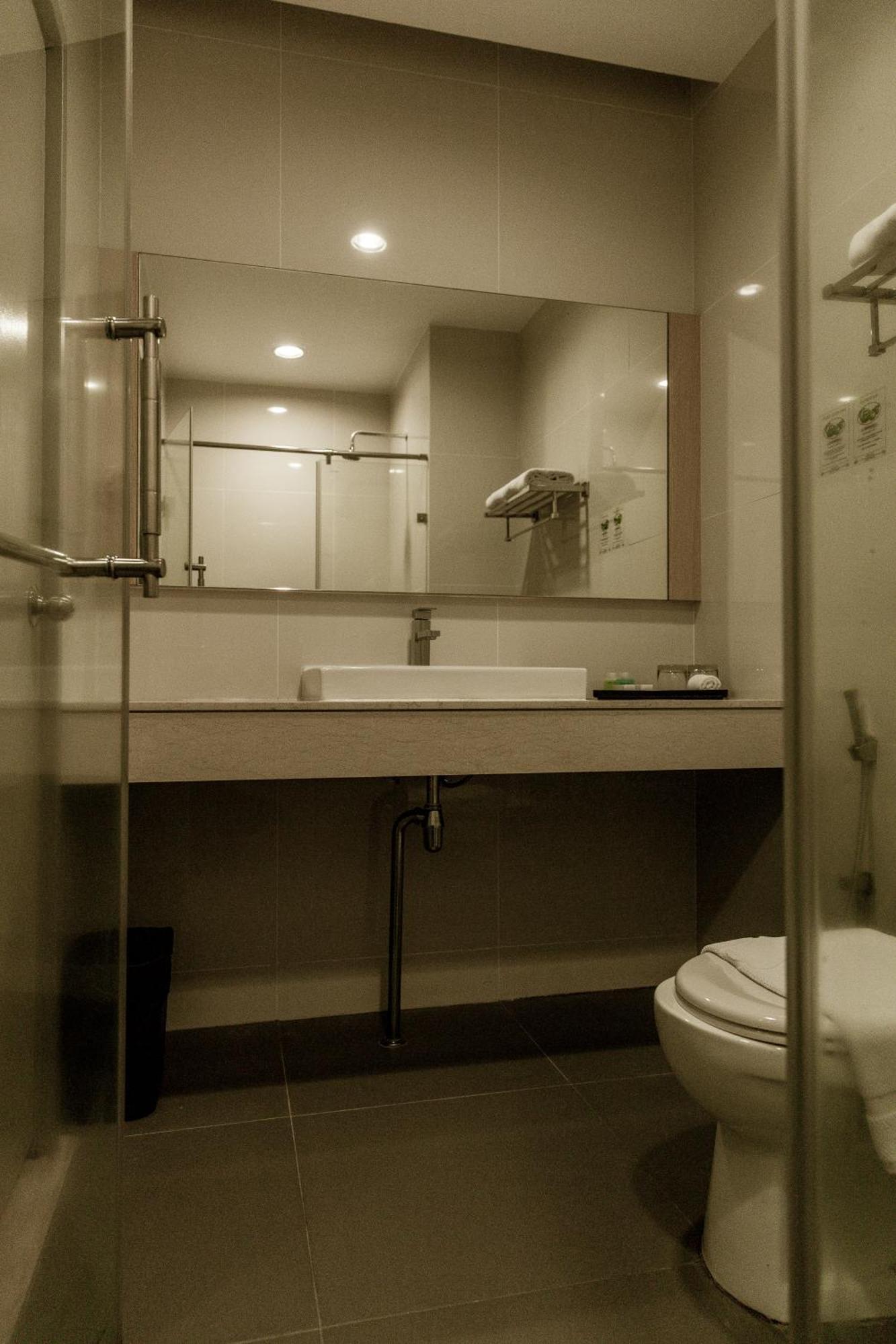Hotel N°5 Kota Kinabalu Extérieur photo