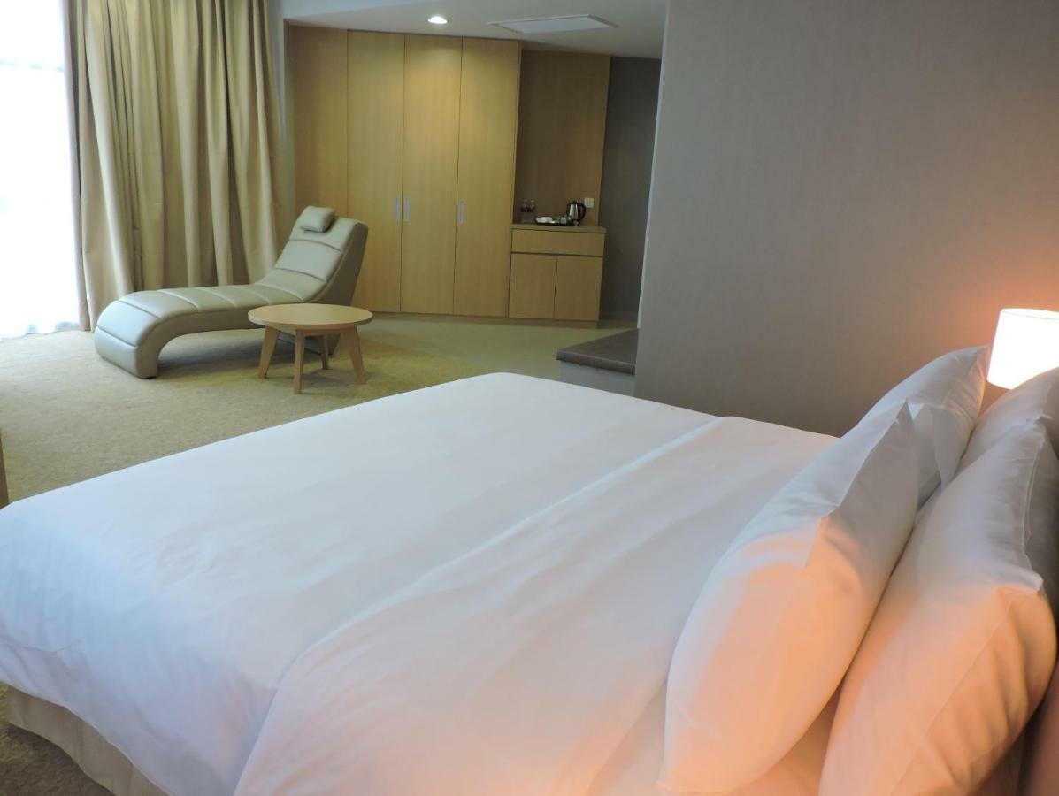 Hotel N°5 Kota Kinabalu Extérieur photo